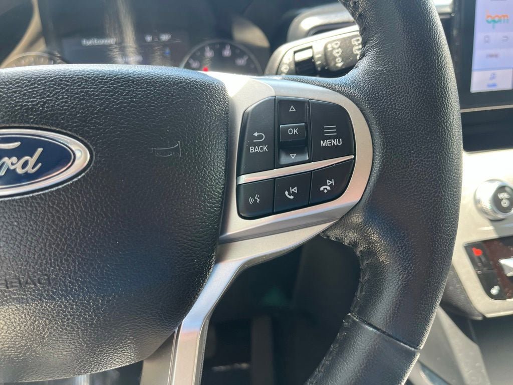 Certified 2022 Ford Explorer XLT w/ Equipment Group 202A AWD/4WD image 30