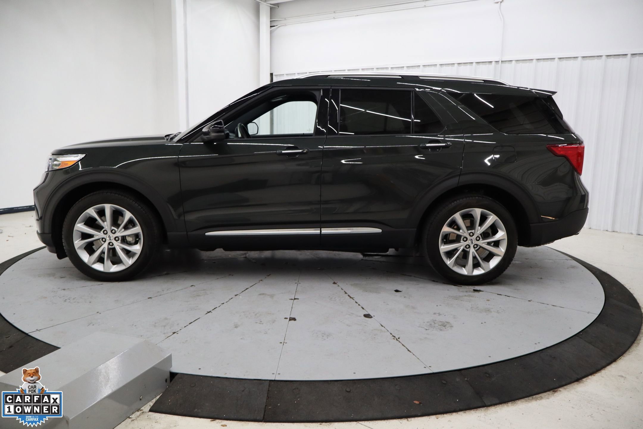 Certified 2023 Ford Explorer Platinum w/ Technology Package RWD image 6