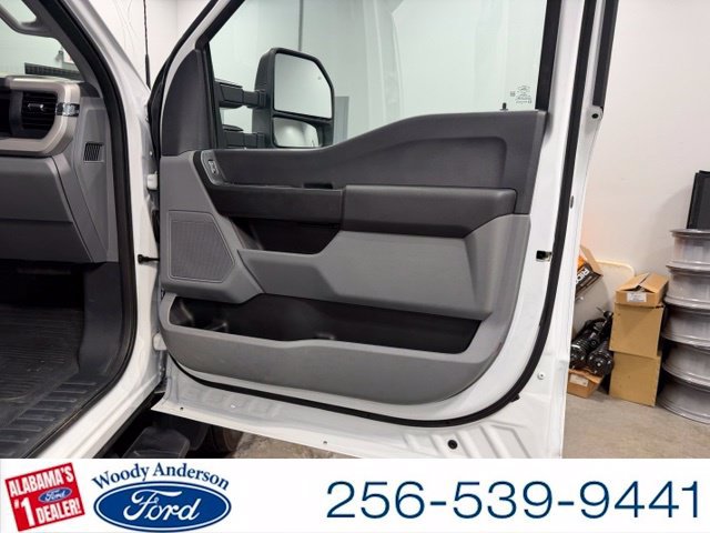 Certified 2025 Ford F550 4x4 Crew Cab Super Duty image 24