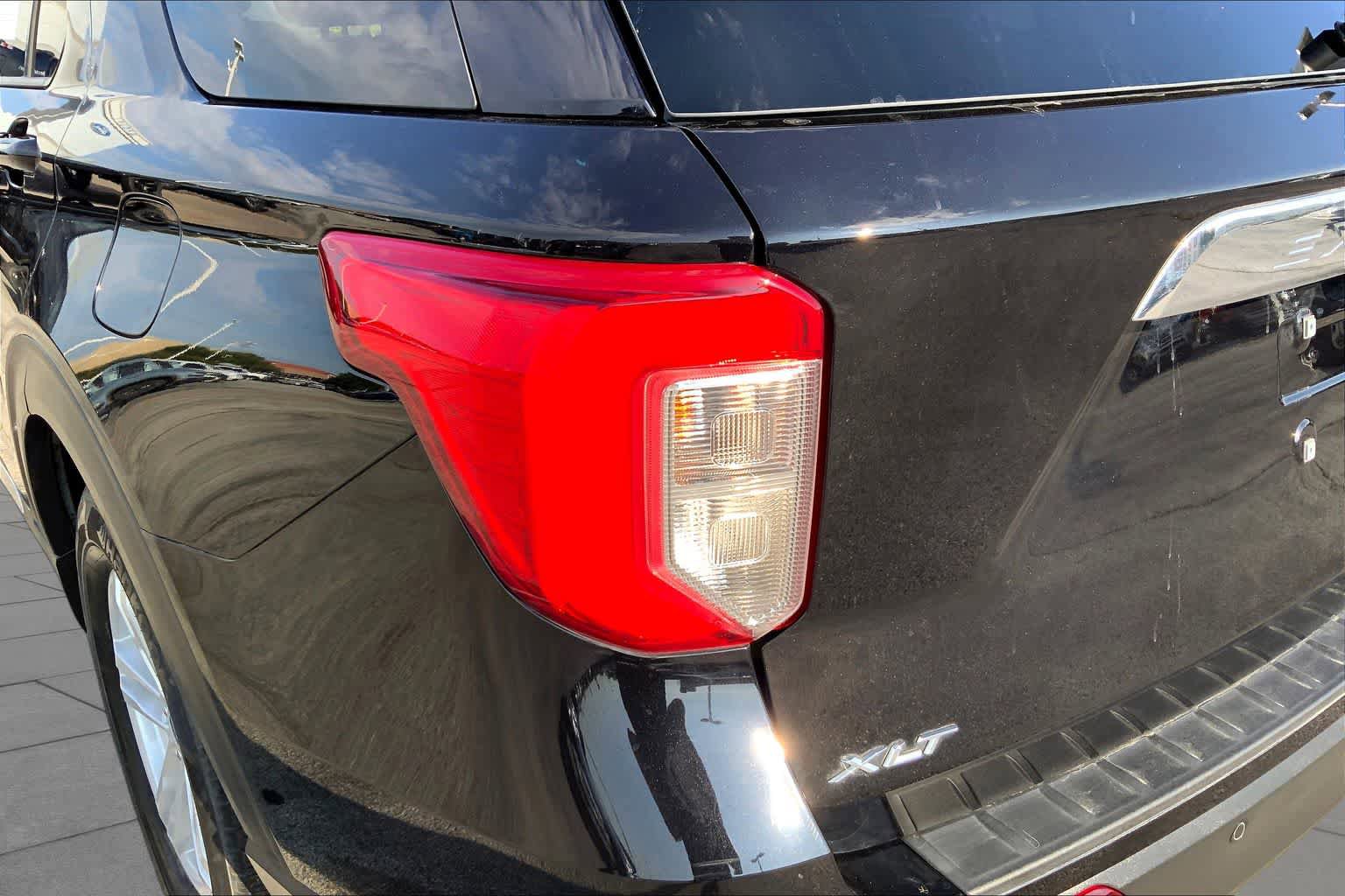 Certified 2023 Ford Explorer XLT RWD image 25
