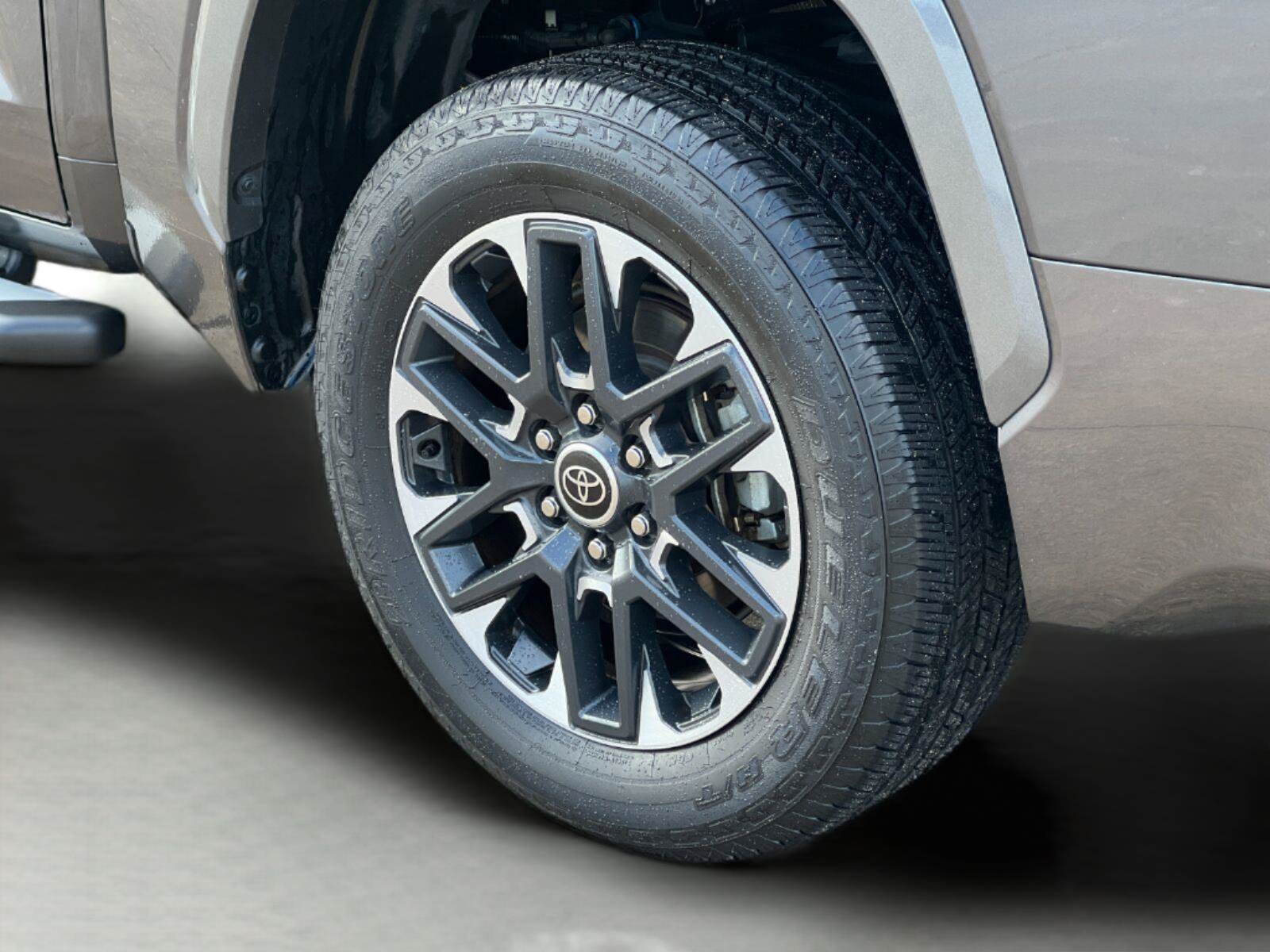 Used 2023 Toyota Tundra Limited w/ Power Package RWD image 10
