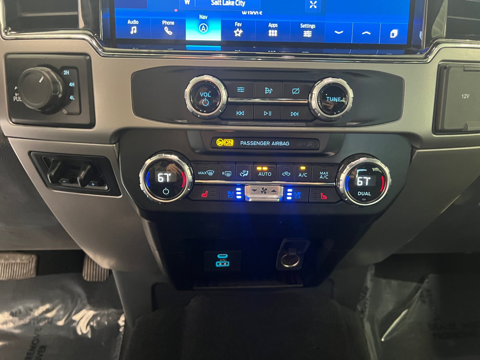 Certified 2022 Ford F350 Lariat w/ Chrome Package AWD/4WD image 22