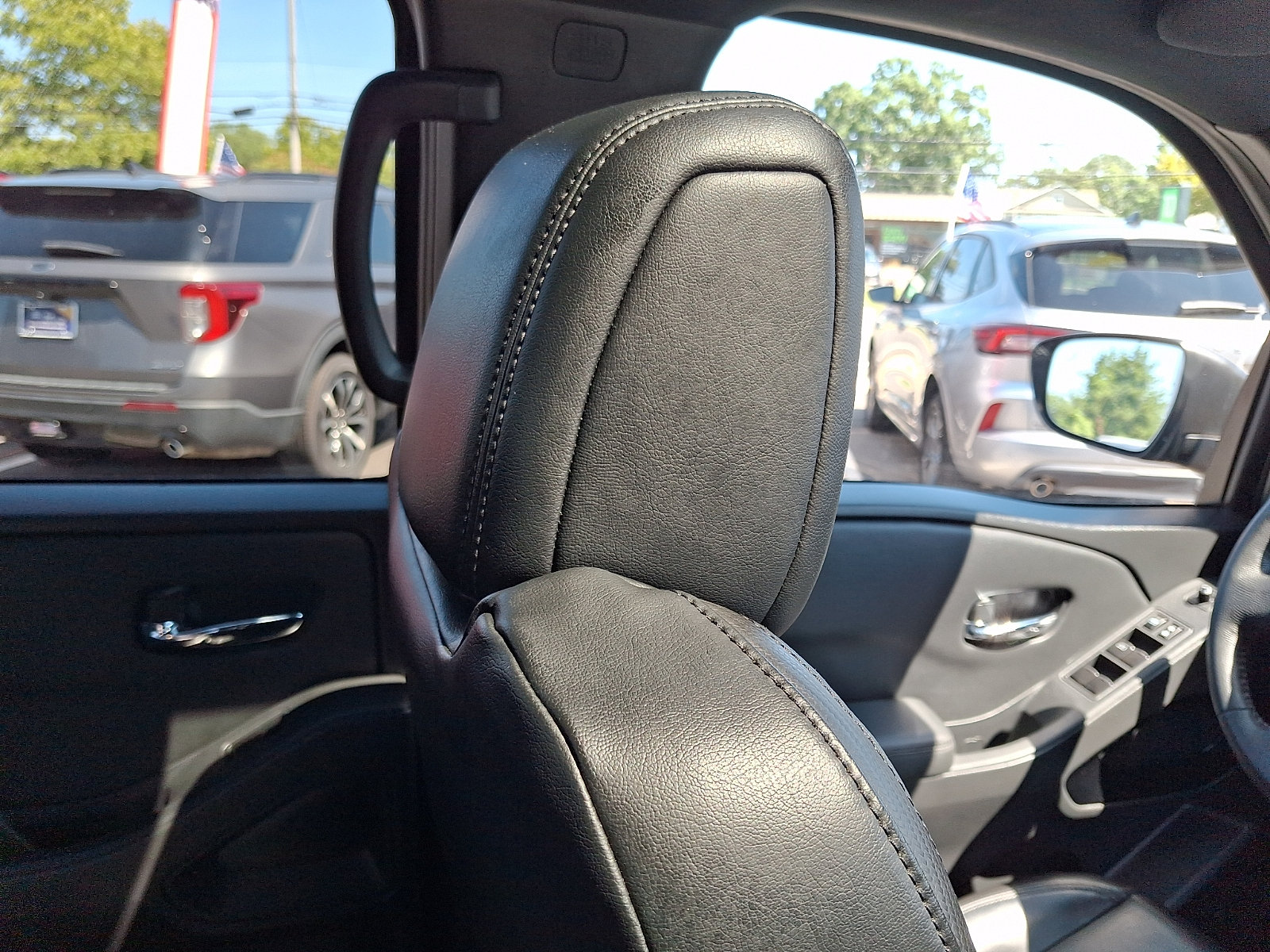 Used 2022 Nissan Frontier PRO-4X w/ Pro-4X Premium Package AWD/4WD image 13