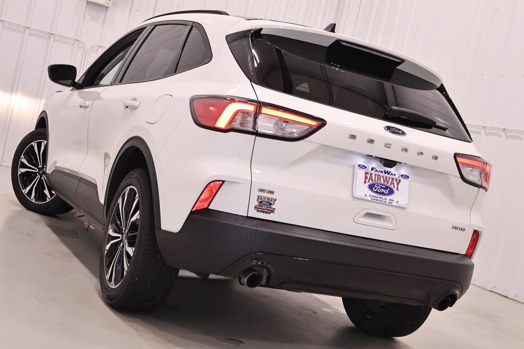 Certified 2022 Ford Escape SE w/ SE Sport Appearance Package AWD/4WD image 38
