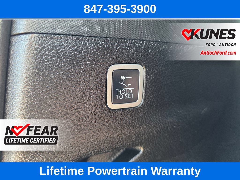Used 2024 Jeep Wagoneer L Series II w/ Flexible Seating Group AWD/4WD image 30