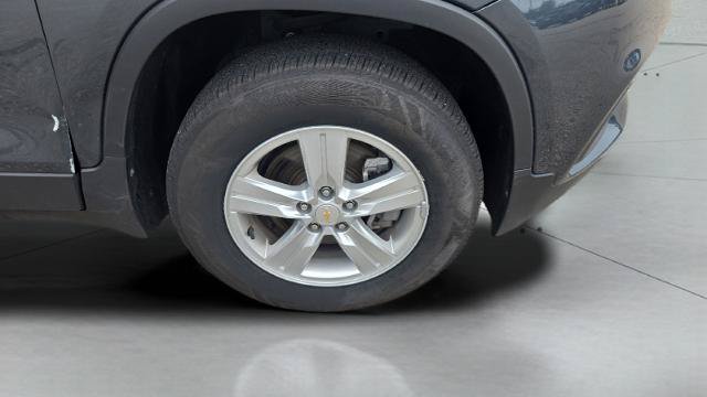 Used 2022 Chevrolet Trax LT w/ LT Convenience Package AWD/4WD image 28