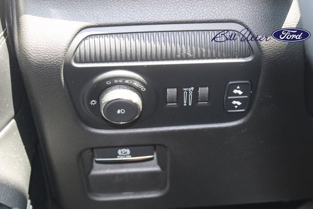 Used 2022 Jeep Wagoneer Series II w/ Rear Seat Video Group 1 RWD image 19