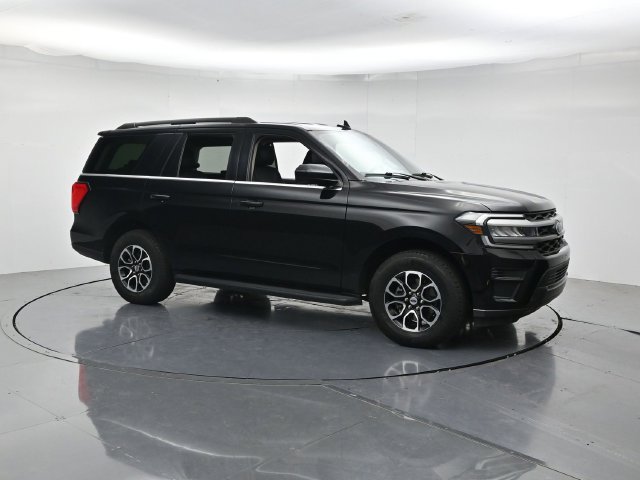 Certified 2024 Ford Expedition XLT AWD/4WD image 3