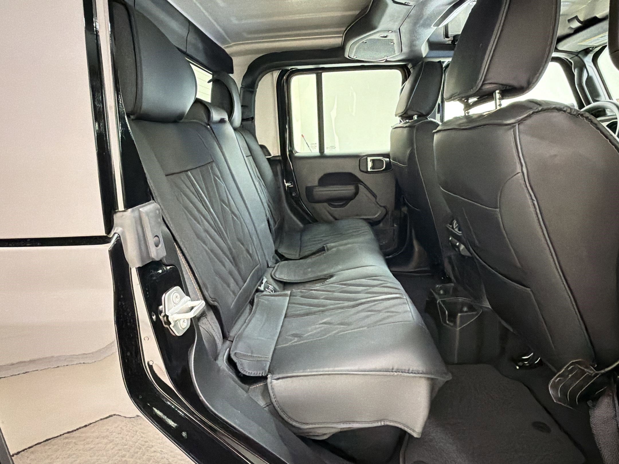 Used 2025 Jeep Gladiator Sport AWD/4WD image 27