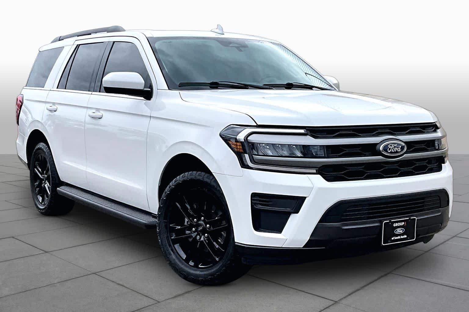 Certified 2024 Ford Expedition XLT RWD image 3