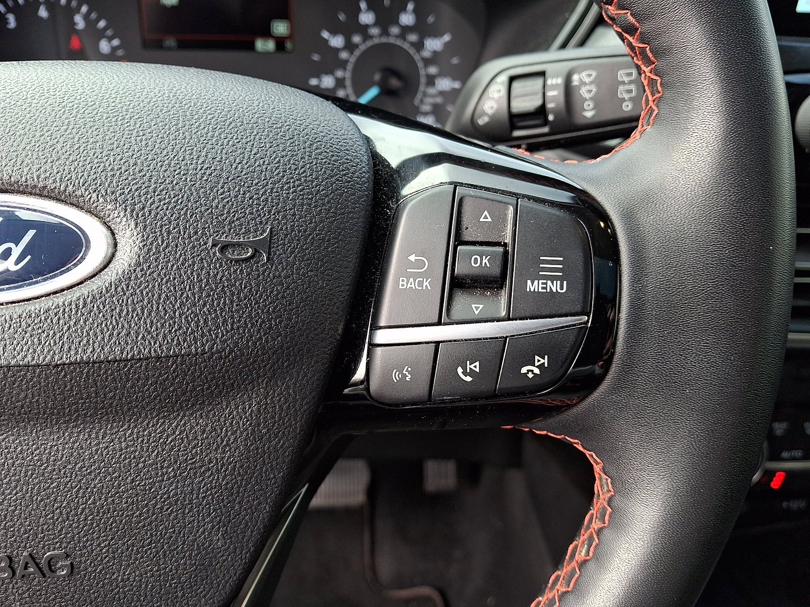 Certified 2022 Ford Escape SEL w/ SEL Stealth AWD Package image 24
