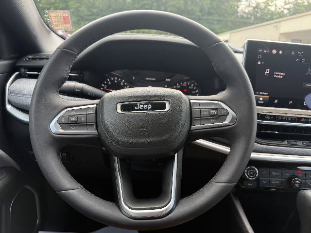 Used 2023 Jeep Compass Latitude w/ Convenience Group AWD/4WD image 8