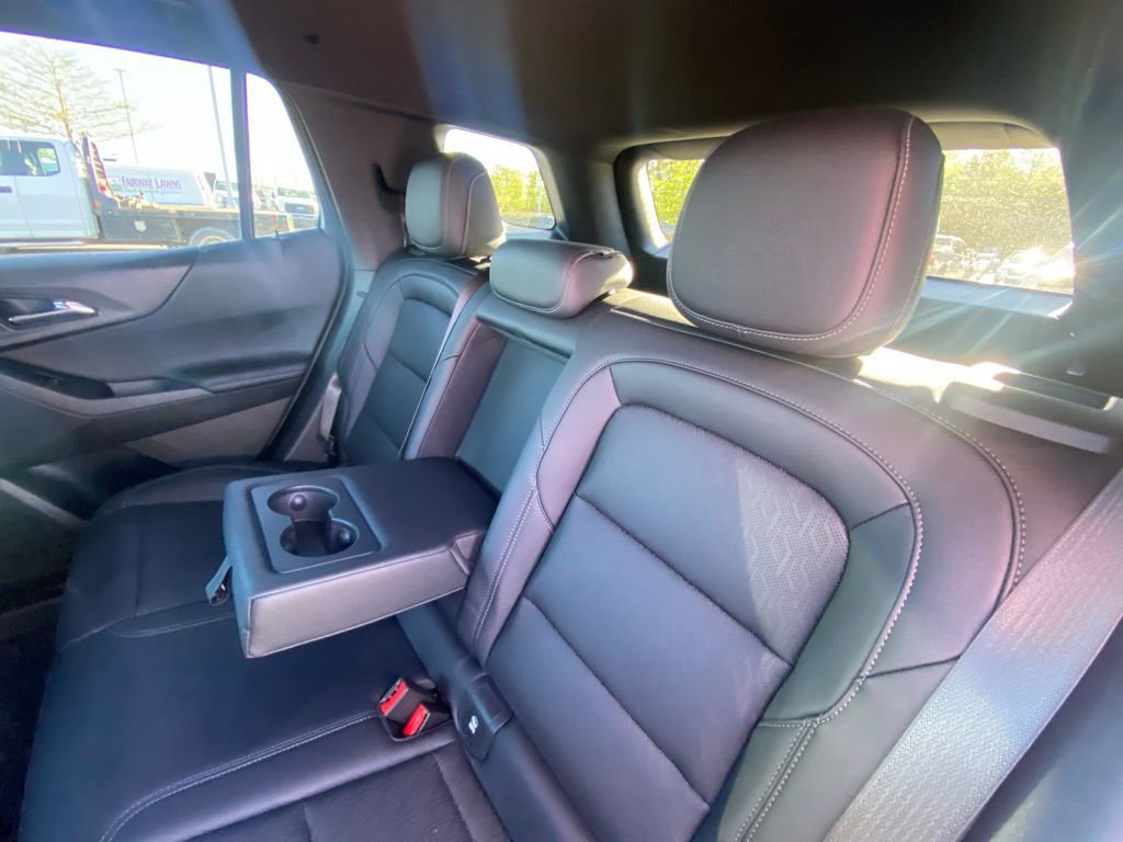 Used 2025 Chevrolet Equinox LT w/ Convenience Package II image 23