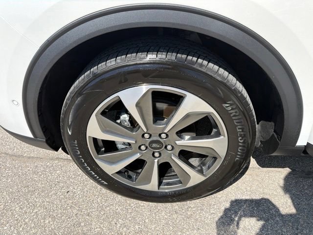 Certified 2023 Ford Escape Platinum w/ Premium Technology Package AWD/4WD image 37