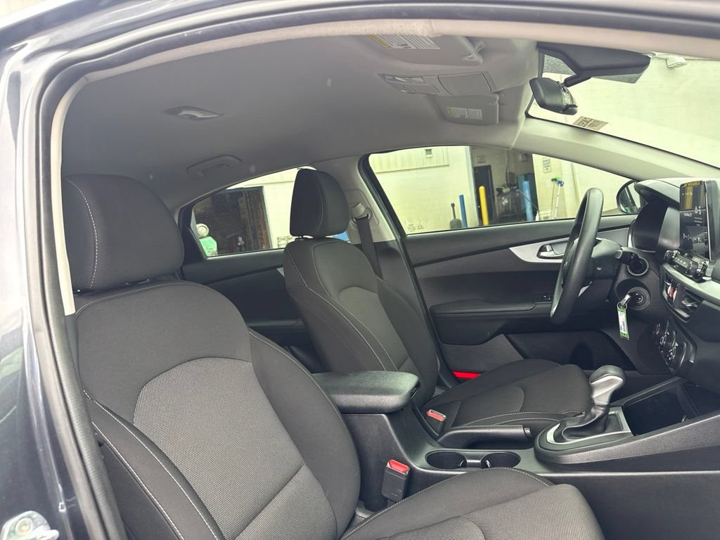 Used 2023 Kia Forte LXS FWD image 32