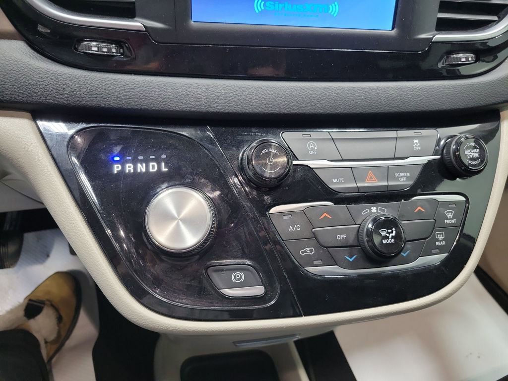 Used 2023 Chrysler Voyager LX FWD image 42