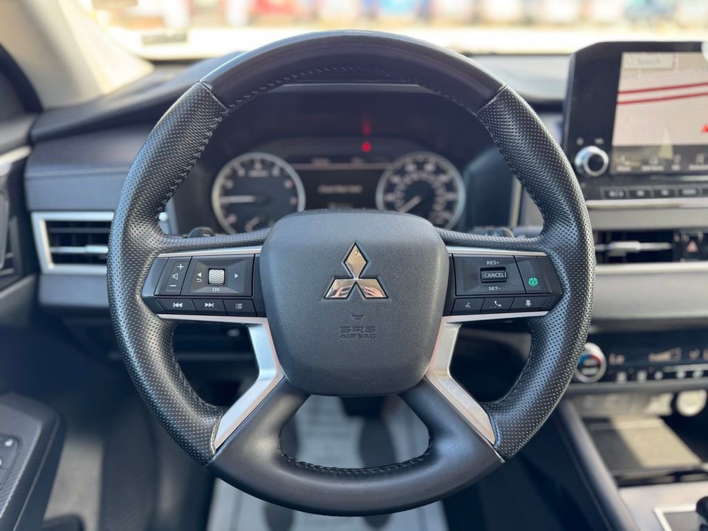 Used 2024 Mitsubishi Outlander SE image 12