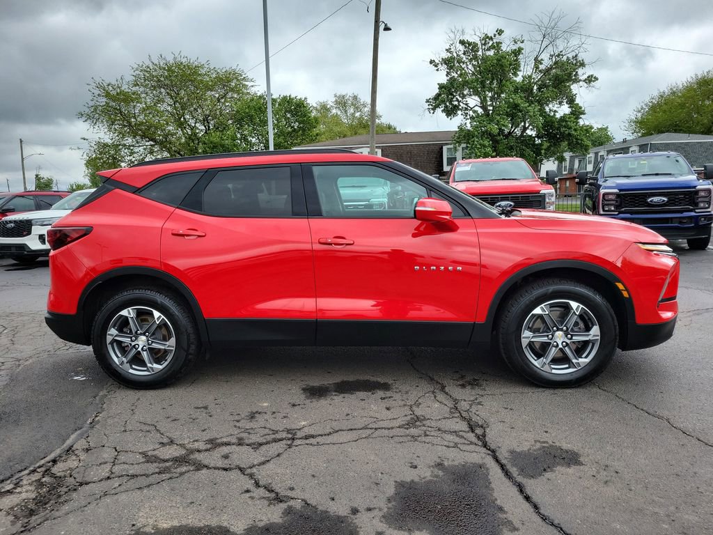 Used 2023 Chevrolet Blazer LT w/ LPO, Floor Liner Package FWD image 3