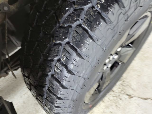 Used 2018 Chevrolet Colorado LT image 11