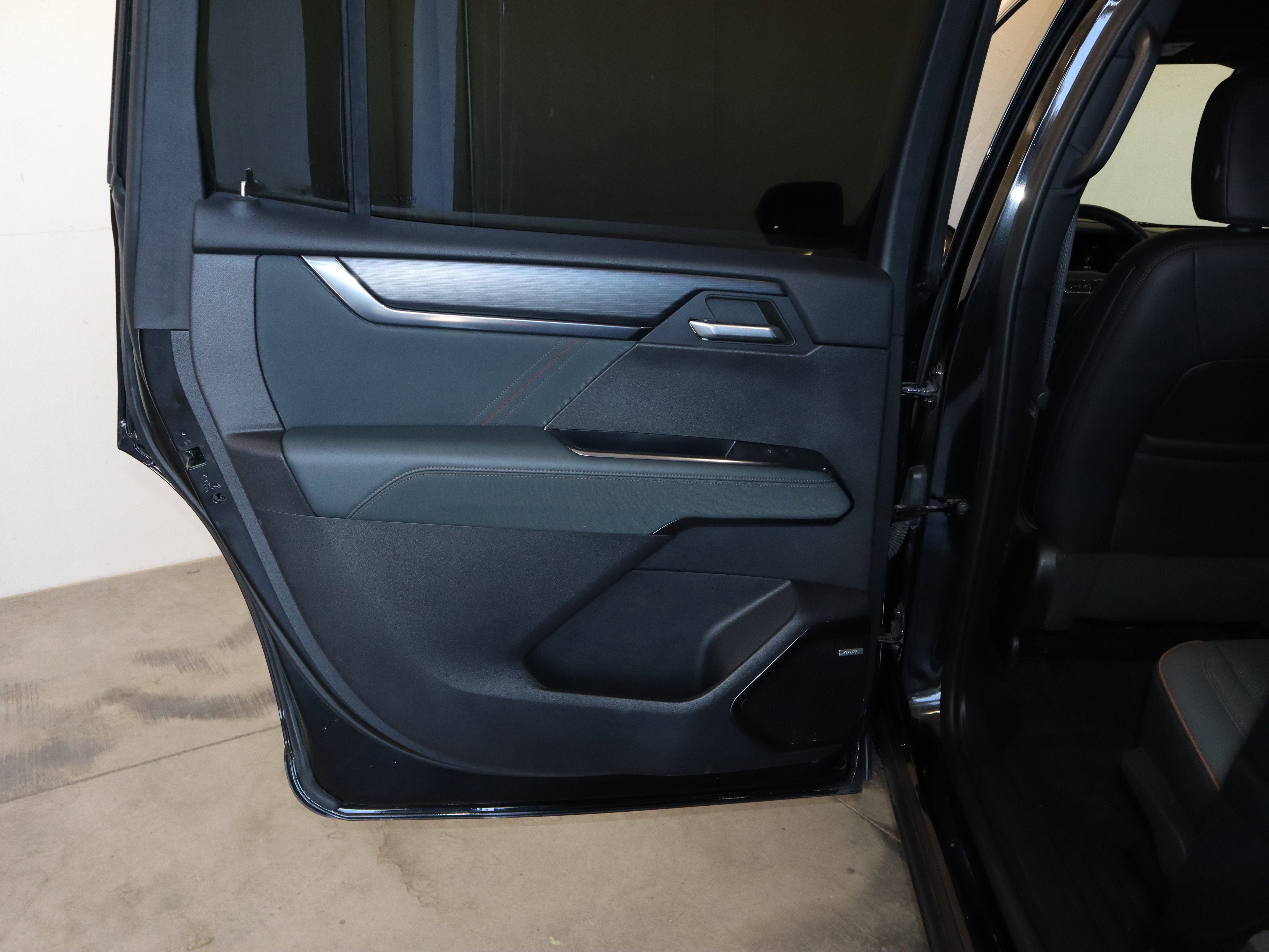 Used 2024 GMC Acadia AT4 w/ Luxury Package AWD/4WD image 38