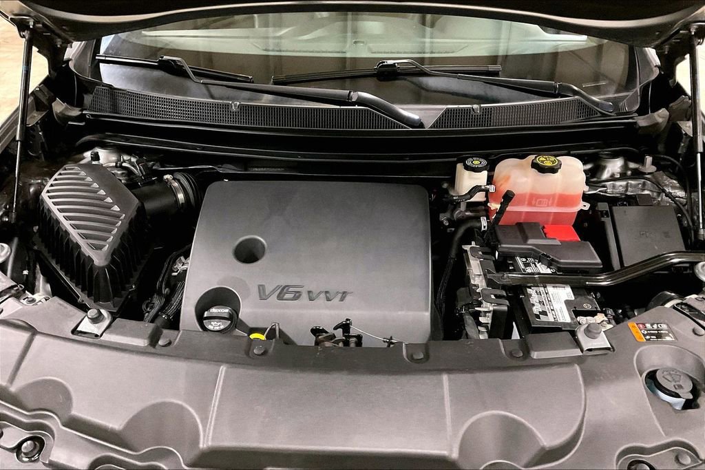 Used 2023 Chevrolet Traverse LT w/ LT Premium Package image 12