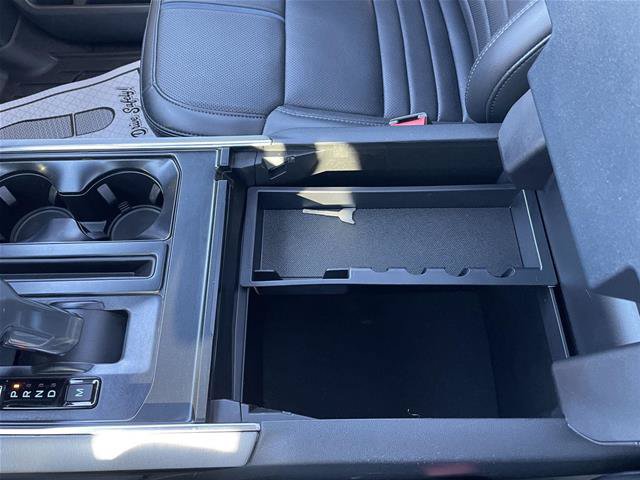 Certified 2025 Ford F150 Platinum w/ Equipment Group 702A High AWD/4WD image 40