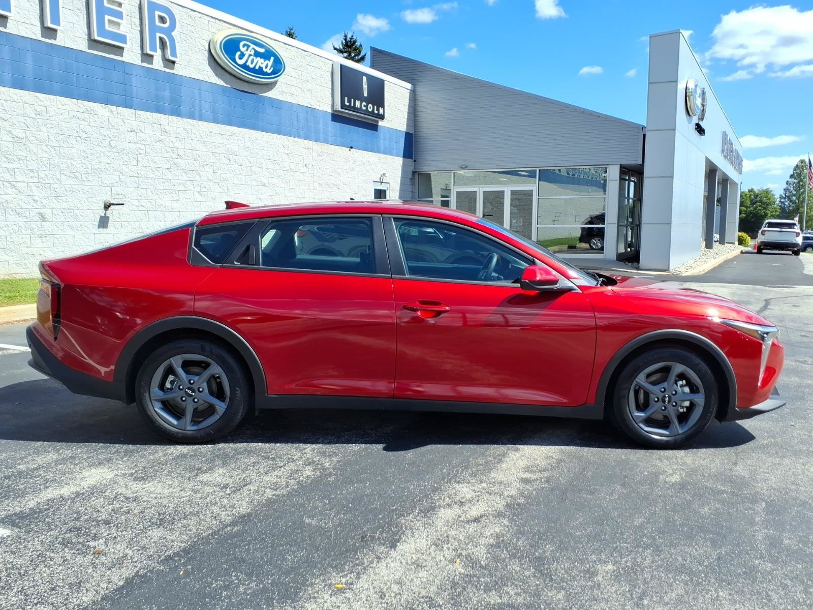 Used 2025 Kia K4 FWD image 2