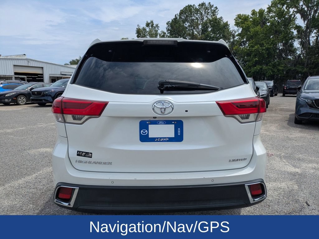 Used 2018 Toyota Highlander Limited Platinum FWD image 5