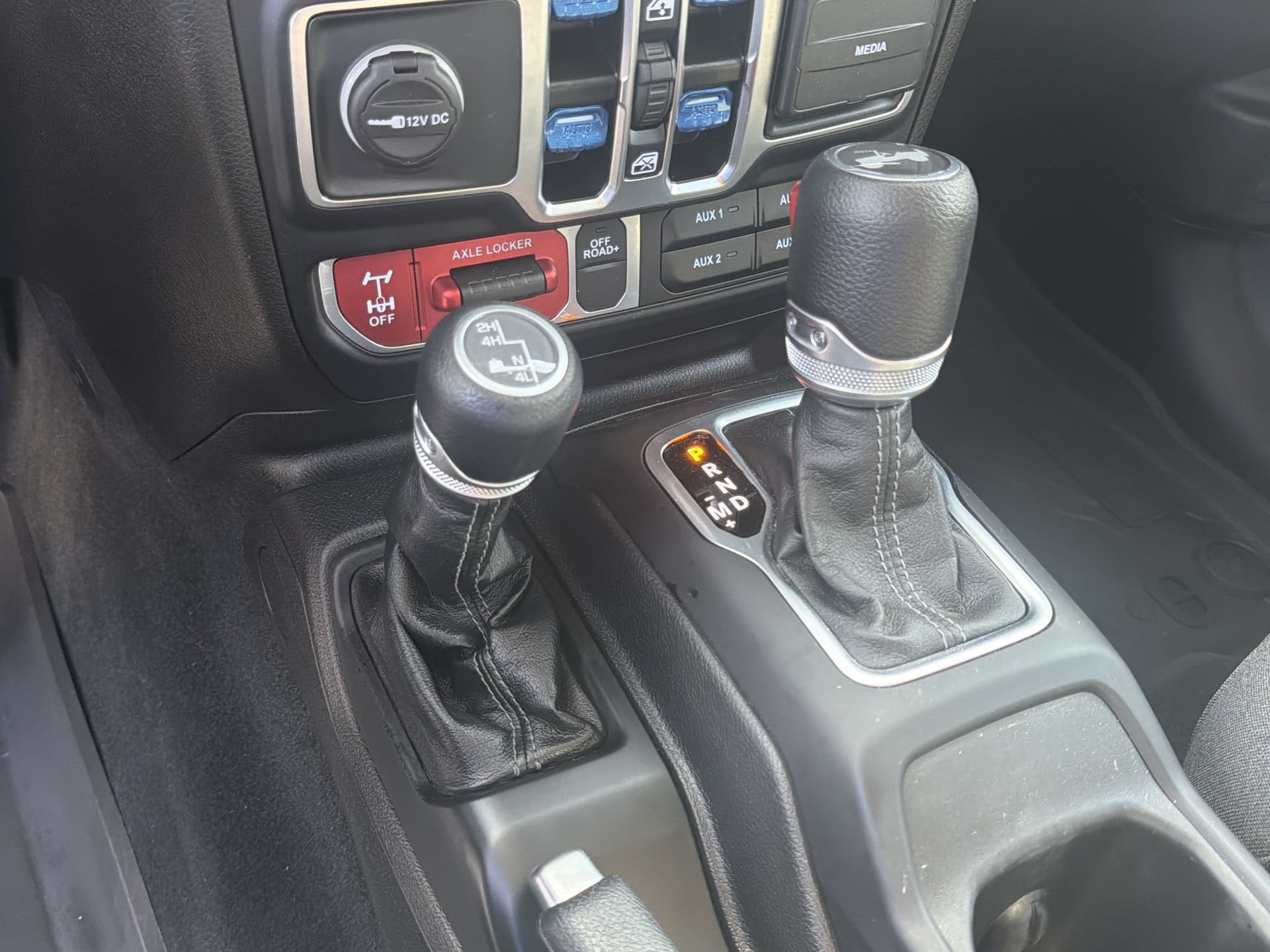 Used 2025 Jeep Wrangler Unlimited Sport AWD/4WD image 24