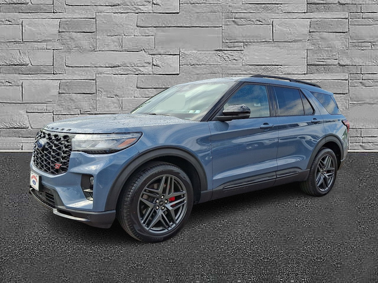Certified 2025 Ford Explorer ST AWD/4WD image 5