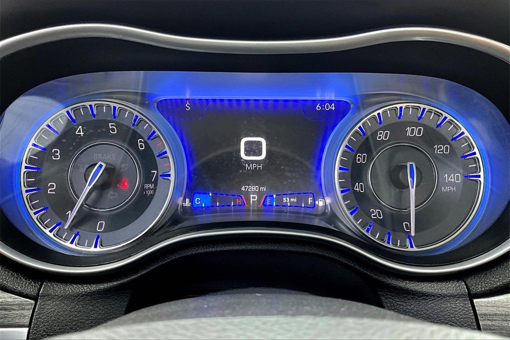 Used 2022 Chrysler 300 Touring w/ Sport Appearance Package image 20