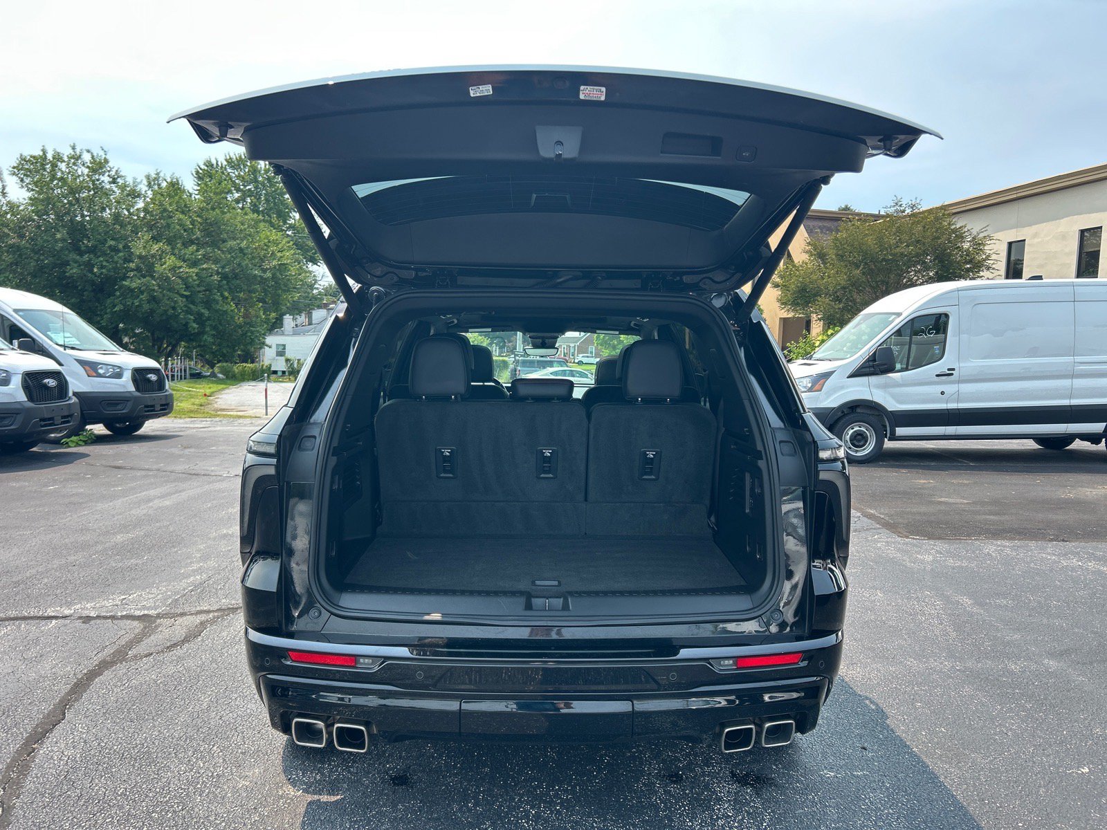 Used 2024 Chevrolet Traverse RS w/ LPO, Floor Liner Package AWD/4WD image 16