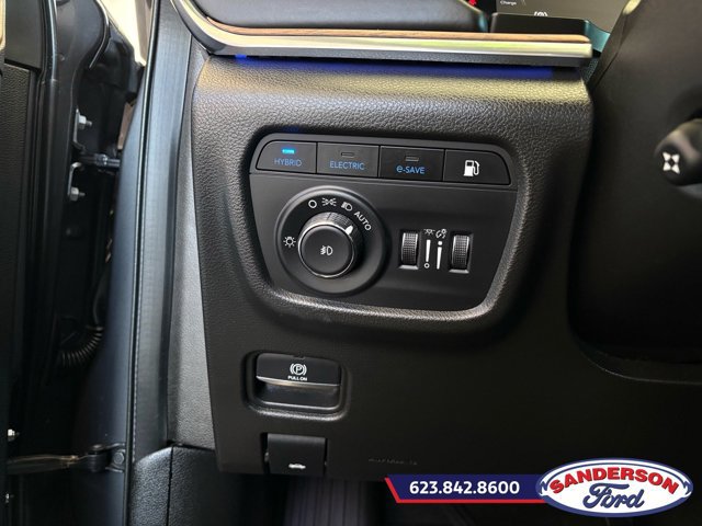 Used 2022 Jeep Grand Cherokee Summit w/ Advanced Protech Group IV AWD/4WD image 11