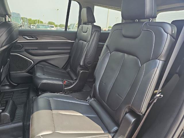 Used 2022 Jeep Grand Cherokee L Limited AWD/4WD image 14
