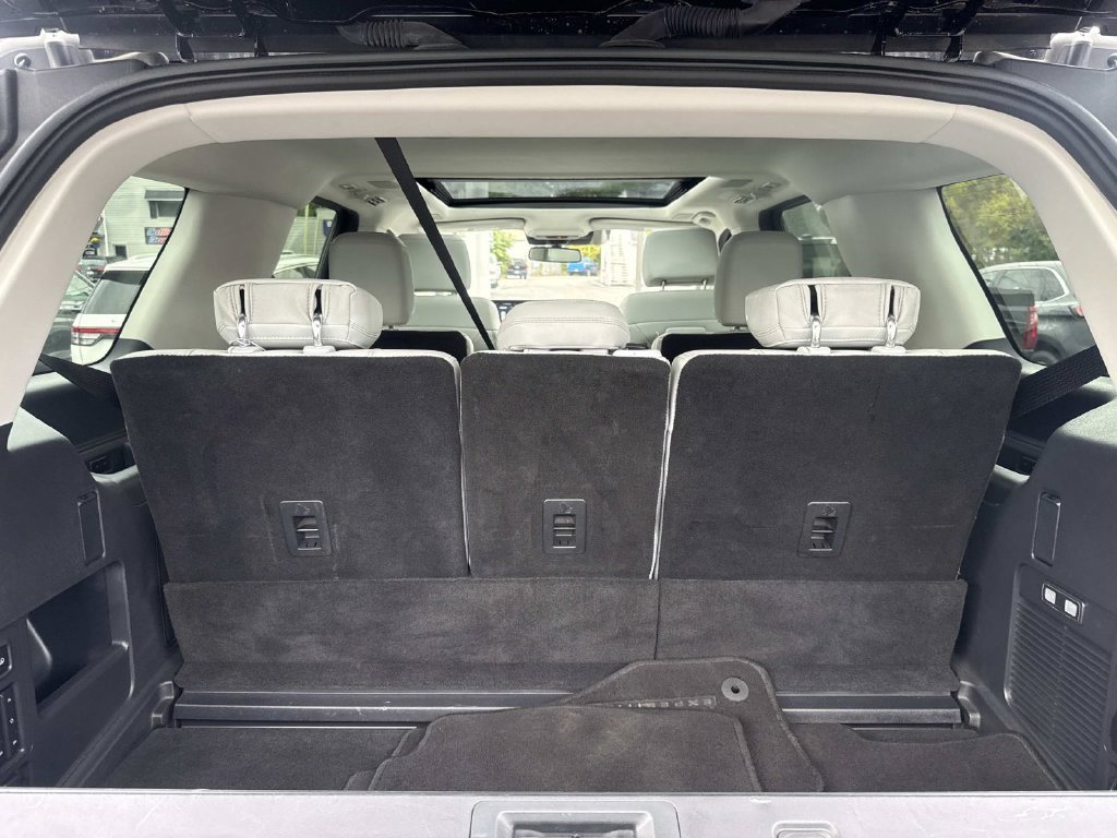 Certified 2025 Ford Expedition Platinum w/ Driver's Package AWD/4WD image 6
