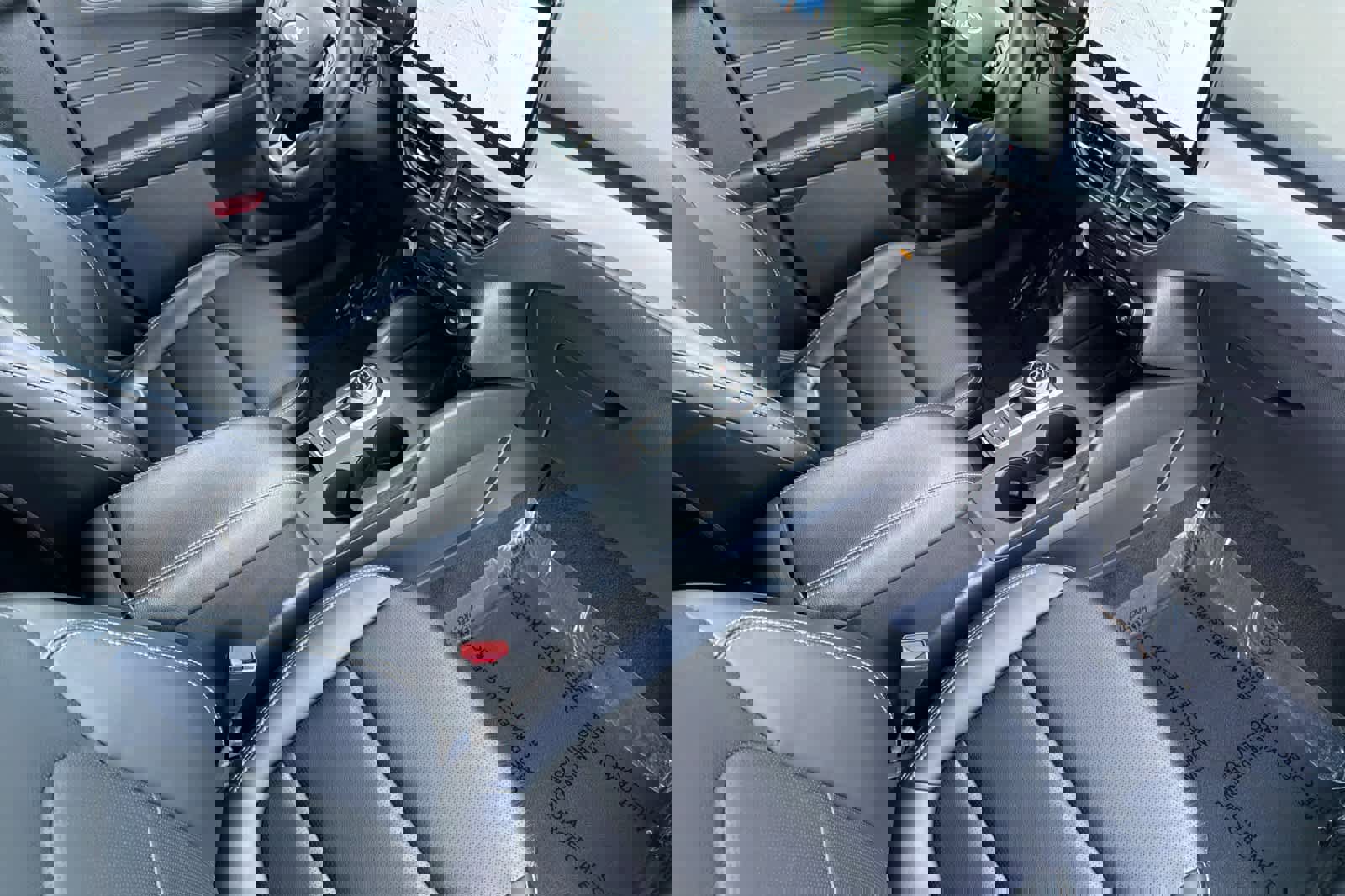 Certified 2025 Ford Escape Platinum image 16