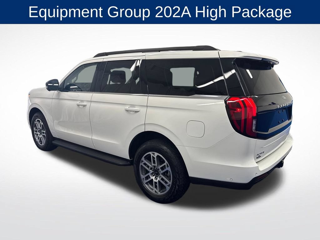 Certified 2025 Ford Expedition Active AWD/4WD image 3