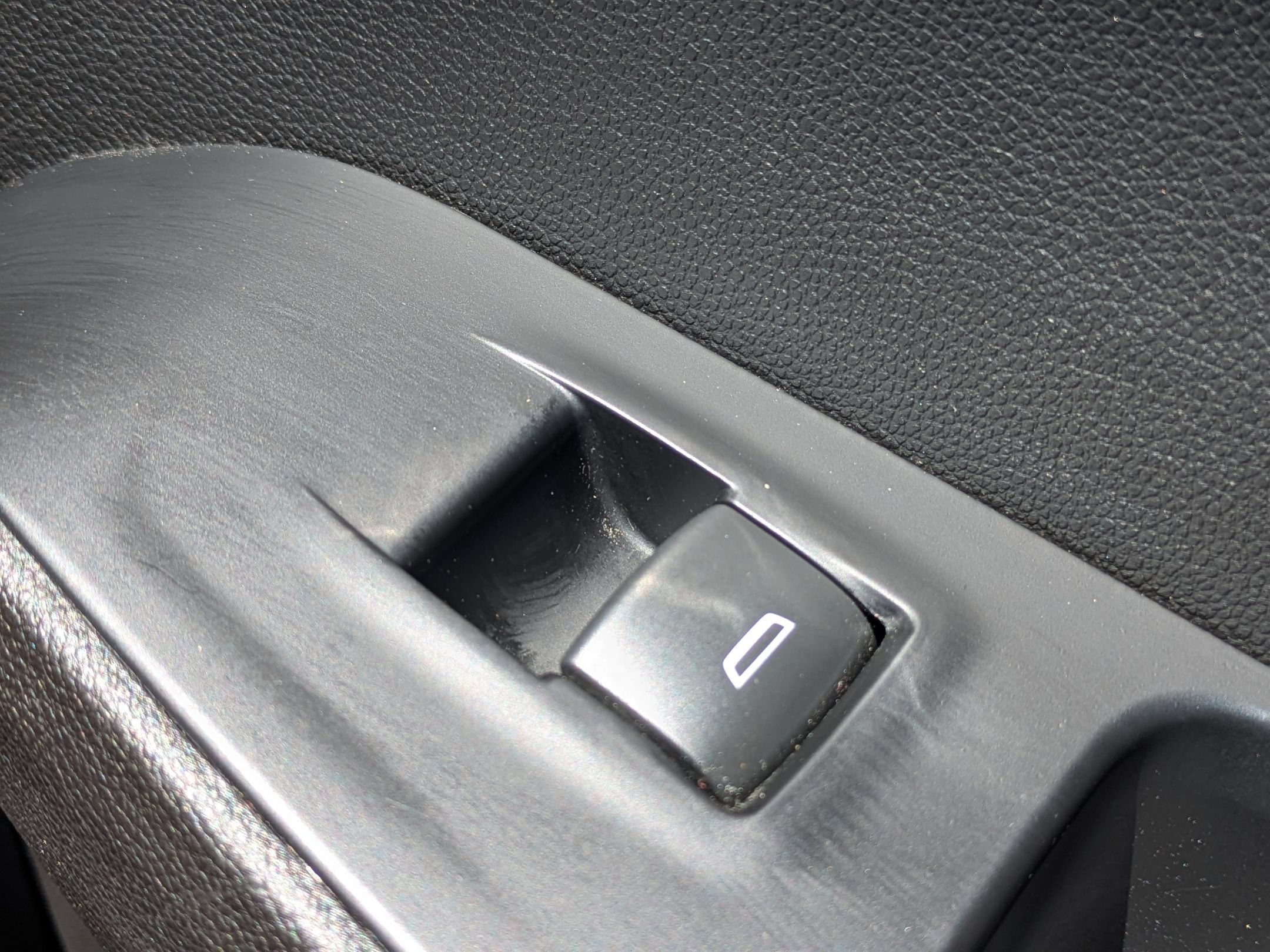 Used 2023 Chevrolet Traverse LS FWD image 31
