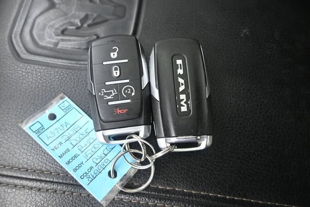 Used 2019 RAM 1500 Laramie AWD/4WD image 17