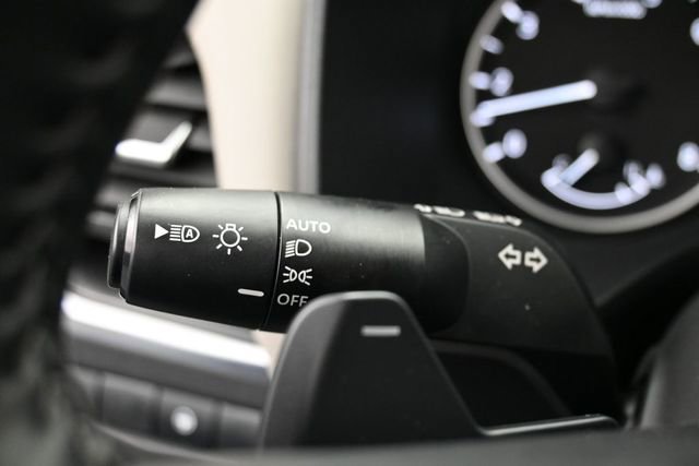 Used 2025 Nissan Rogue SV FWD image 23