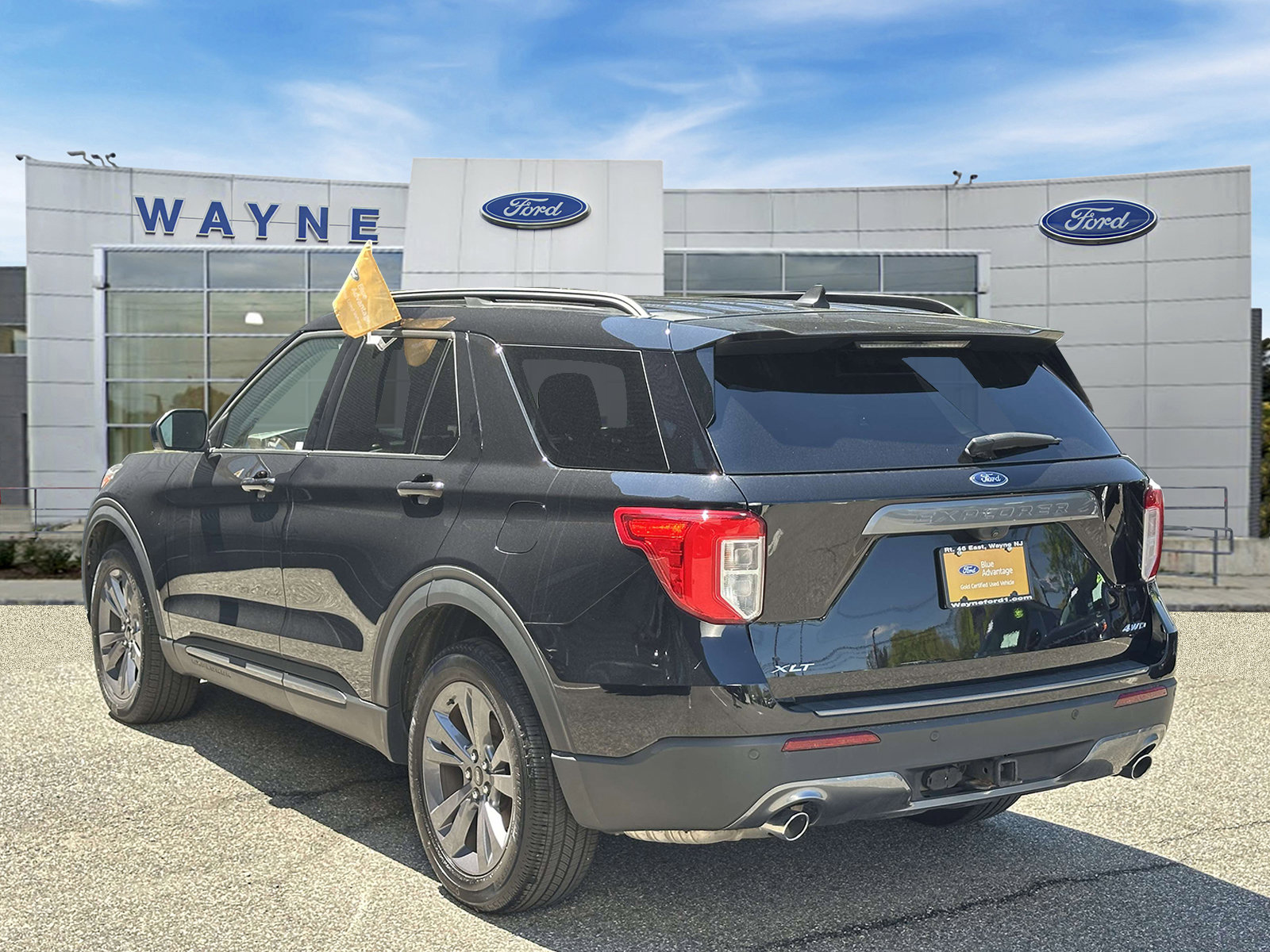 Certified 2023 Ford Explorer XLT w/ Equipment Group 202A AWD/4WD image 4