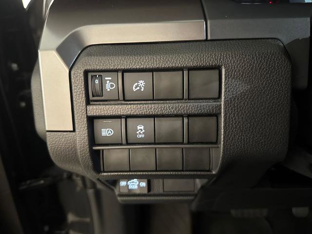 Used 2025 Toyota Tacoma SR5 AWD/4WD image 19