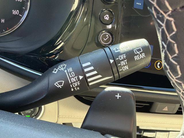 Used 2023 Buick Envision Avenir AWD/4WD image 15