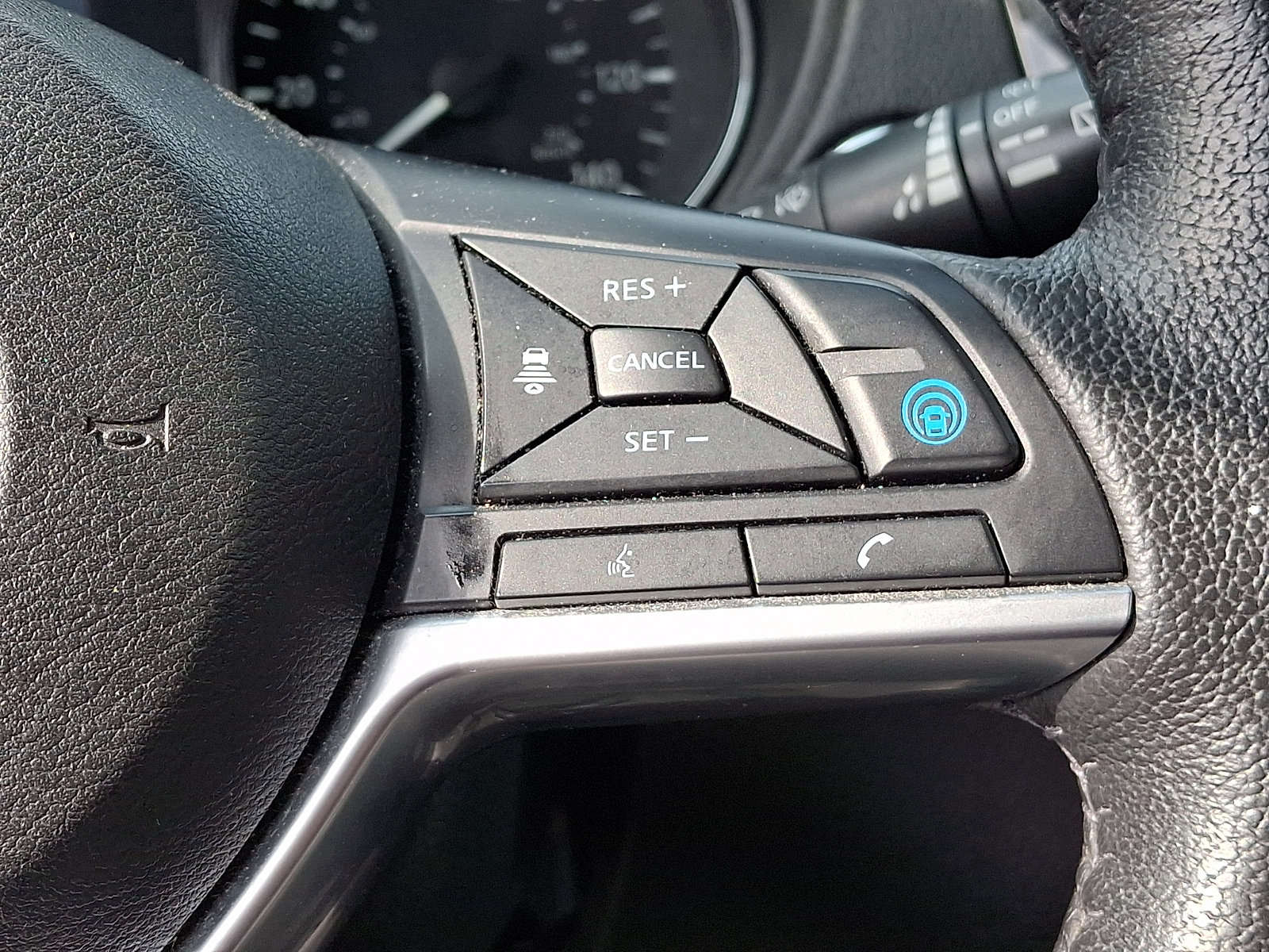 Used 2019 Nissan Rogue SV w/ Premium Package AWD/4WD image 23
