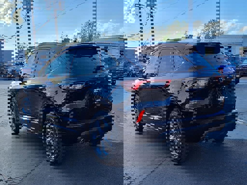 Certified 2023 Ford Escape ST-Line image 2