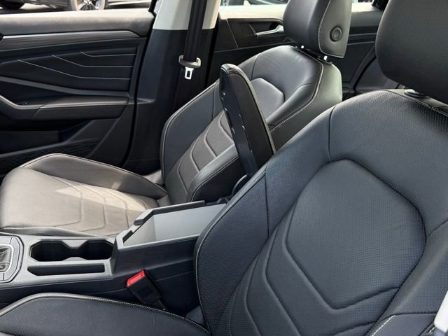 Used 2024 Volkswagen Jetta SEL FWD image 30