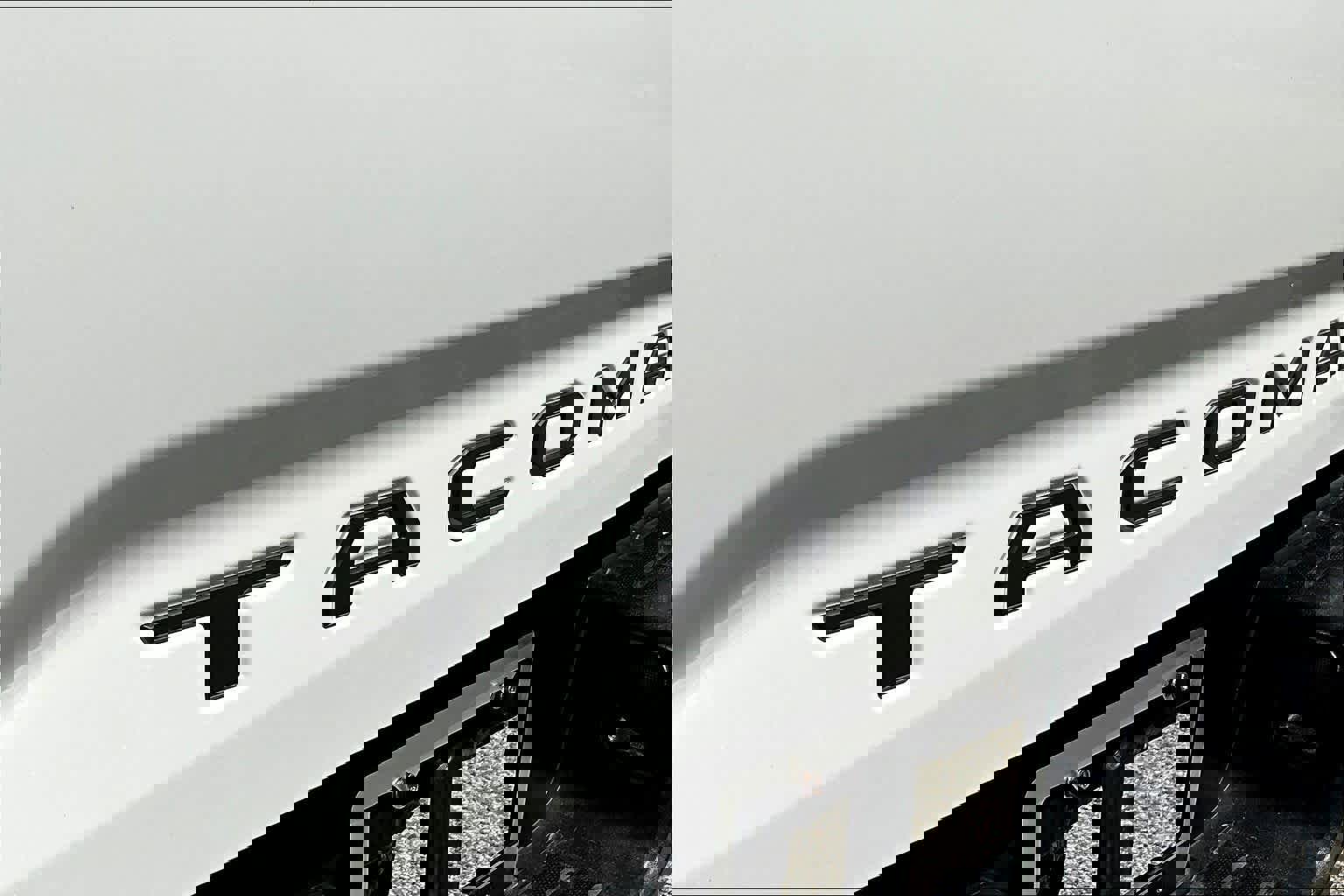 Used 2023 Toyota Tacoma TRD Off-Road AWD/4WD image 10