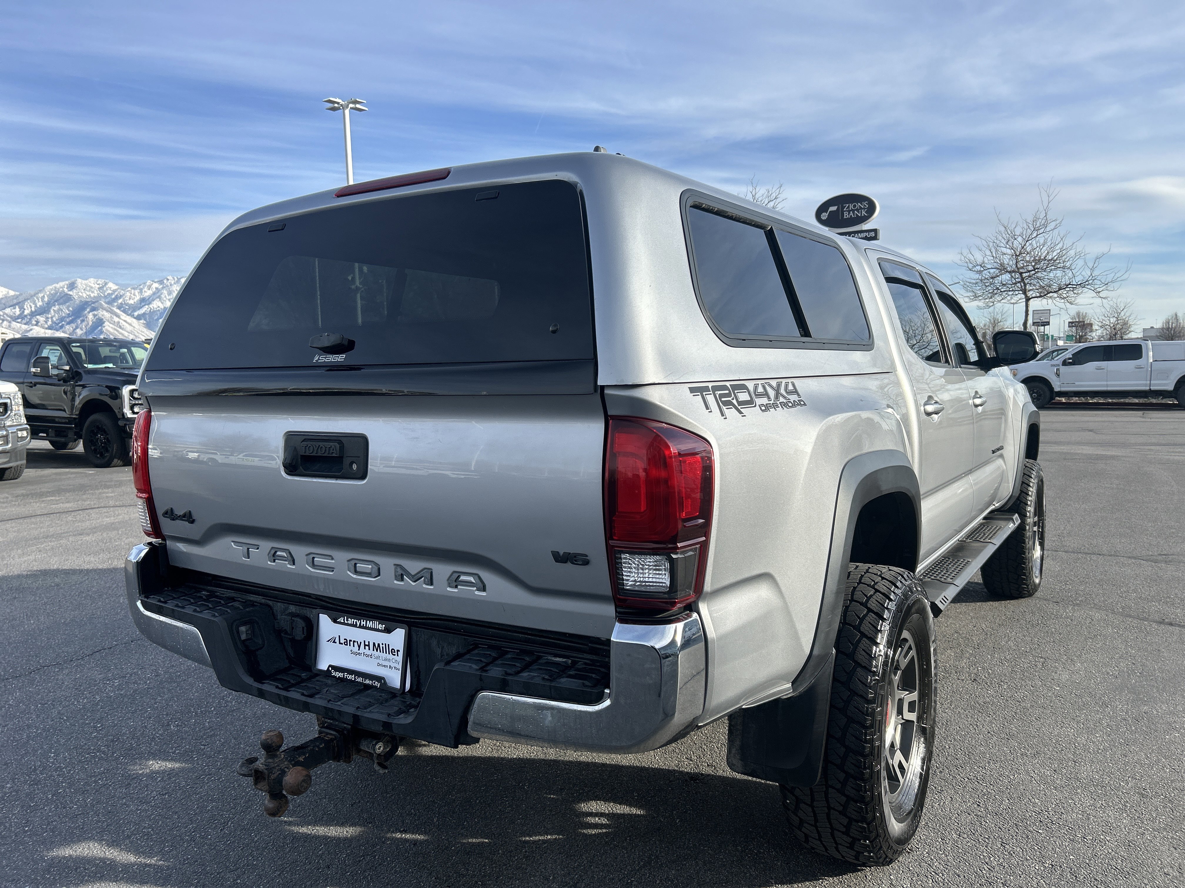 Used 2018 Toyota Tacoma TRD Off-Road image 5