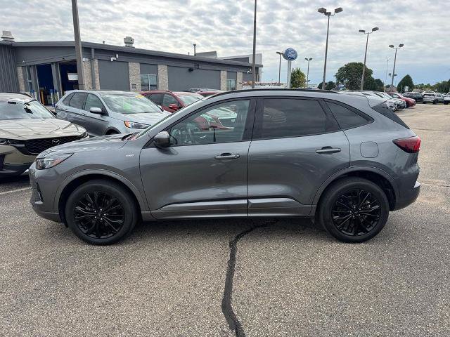 Certified 2023 Ford Escape ST-Line Elite AWD/4WD image 3