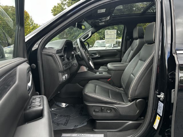 Used 2023 GMC Yukon SLT w/ SLT Premium Package AWD/4WD image 19